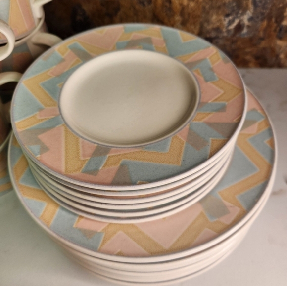 Vintage 90's Pastel Mikasa Intaglio Cancun Geometric Print Dinnerware - Picture 4 of 10